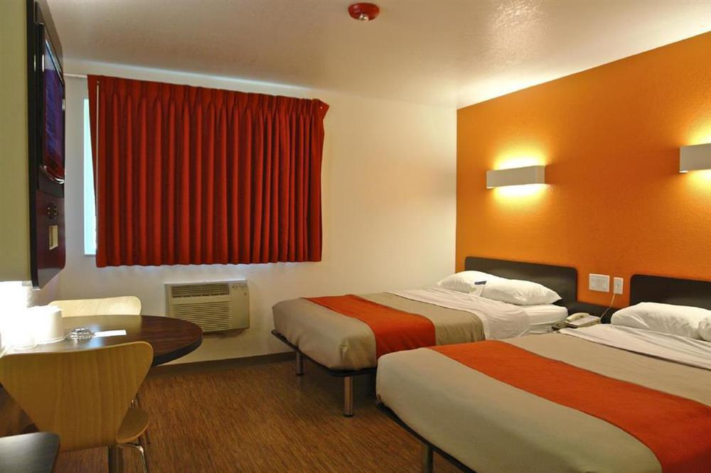 Econo Lodge Idaho Falls Room photo